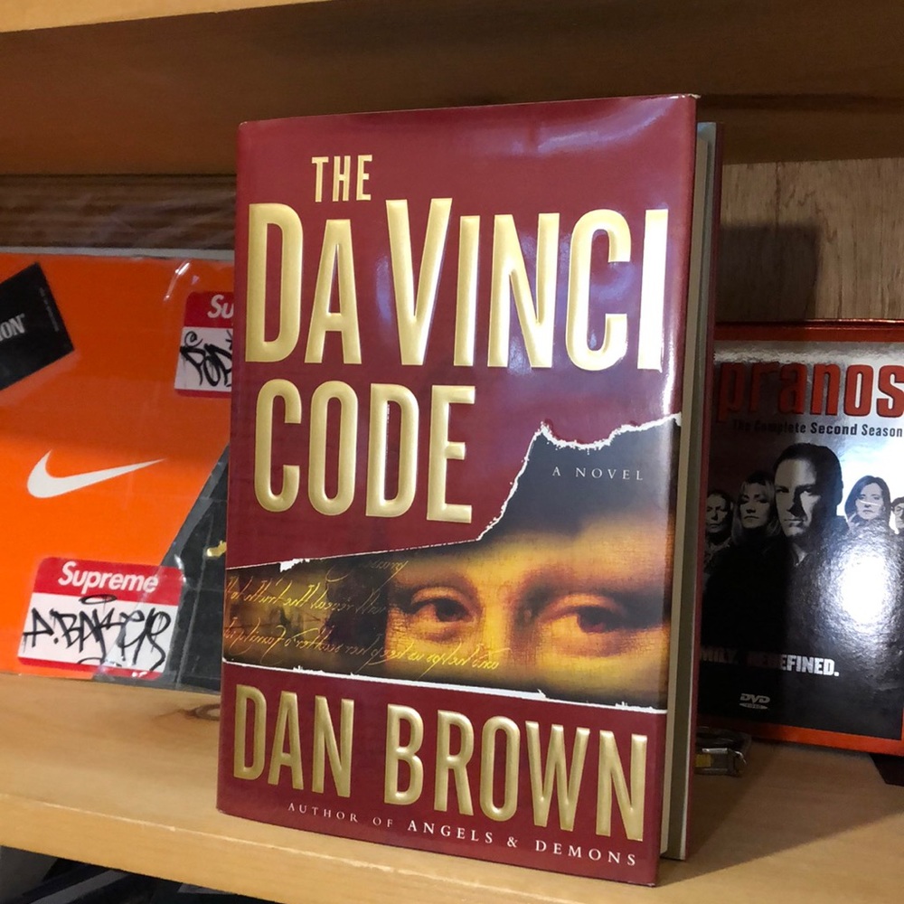 The DAVINI CODE-Hard Cover novel by Dan Brown Book